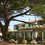 Le Parasol Hotel 3*