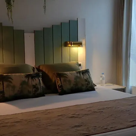 Le Parasol Отель 3*