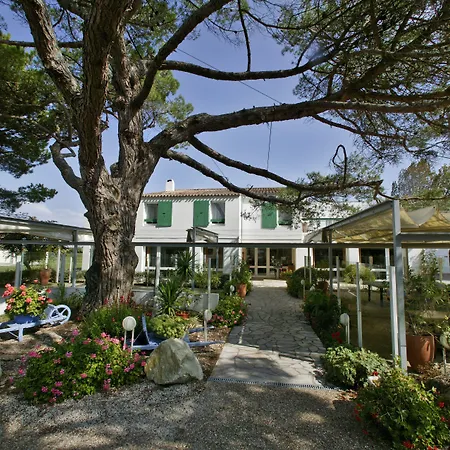 Le Parasol Отель 3*