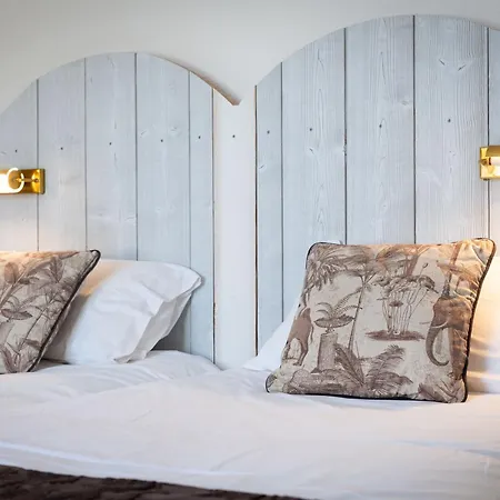 Le Parasol Hotel 3*