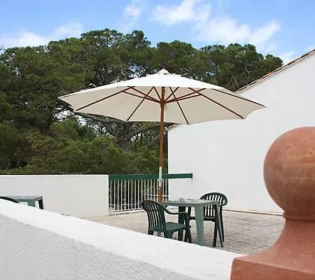 Le Parasol Арс-эн-Рэ